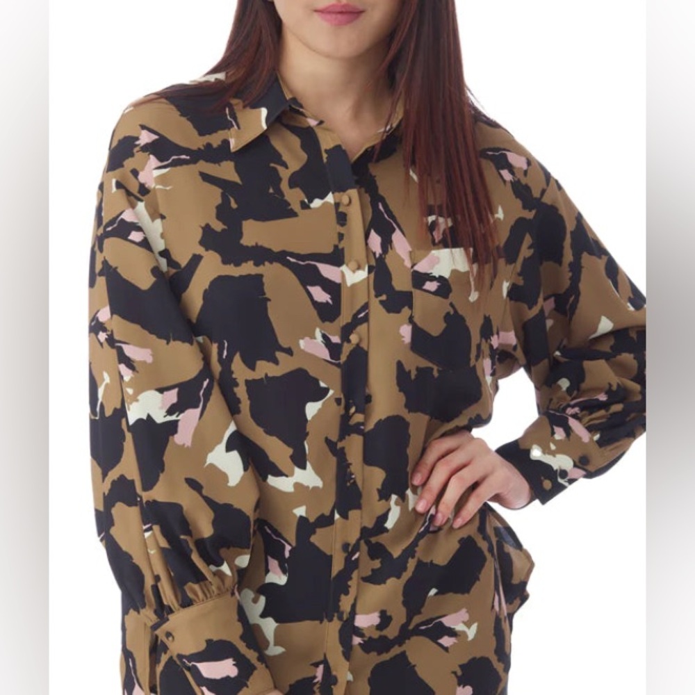 EUC Crosby by Mollie Burch Mignonne Top in Undone, Size Medium